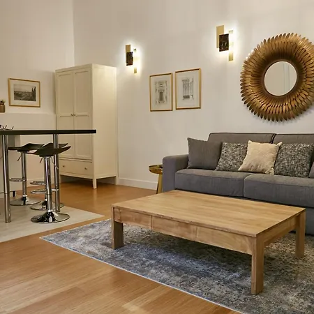 Du Louvre - Le Marais Apartment