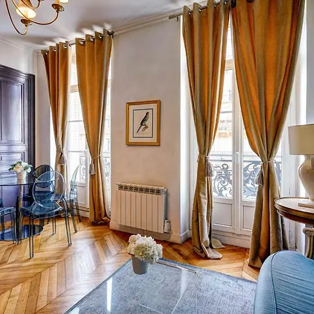 Du Louvre - Le Marais * Paris