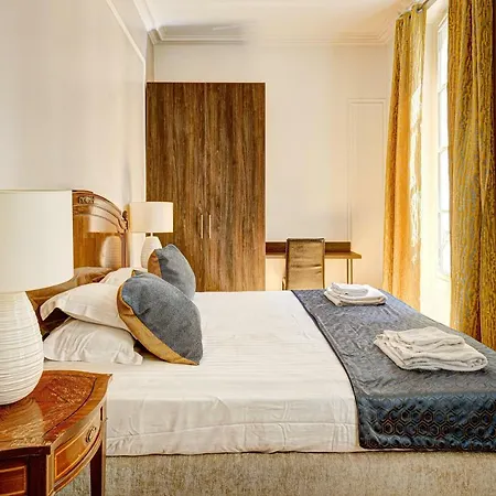 Apartment Du Louvre - Le Marais