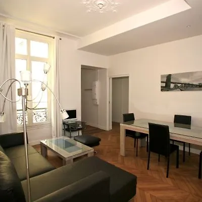 デュ ルーヴル ル マレ * パリ