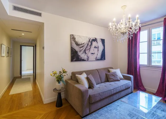 アパート デュ ルーヴル ル マレ *