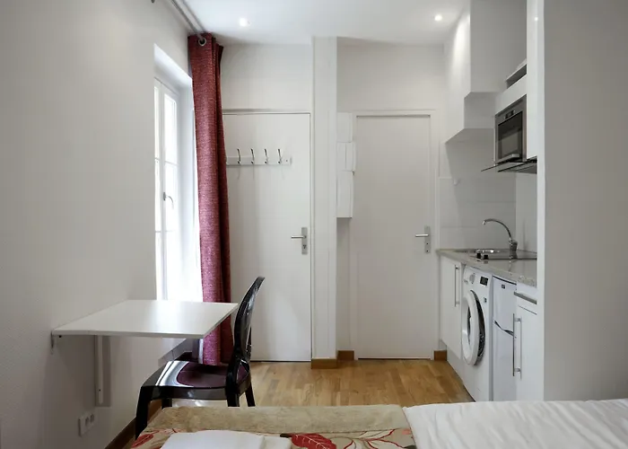 デュ ルーヴル ル マレ アパート *