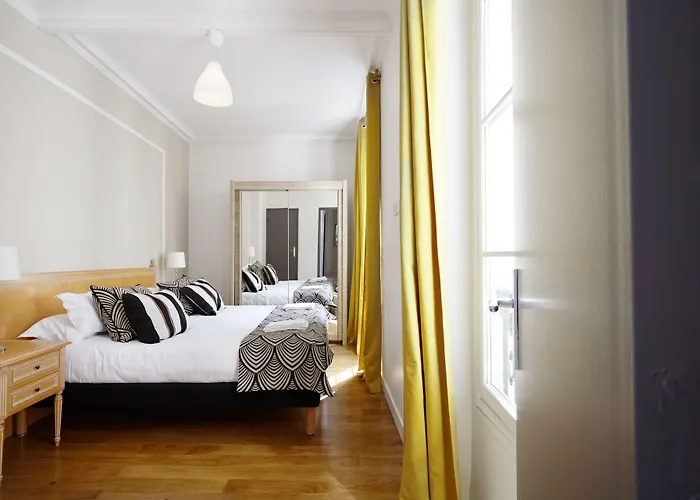 アパート デュ ルーヴル ル マレ パリ