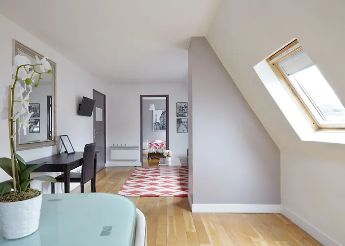 アパート デュ ルーヴル ル マレ パリ