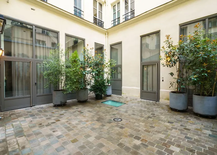 デュ ルーヴル ル マレ *