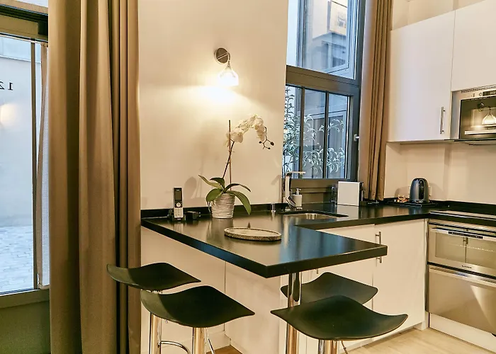 アパート デュ ルーヴル ル マレ *