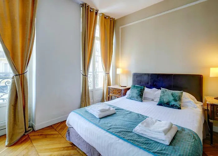 デュ ルーヴル ル マレ アパート *